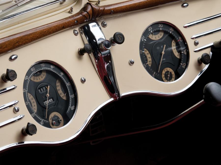 Панель приборов Delahaye 135 M Cabriolet par Figoni & Falaschi 1937 года  (фото 37 из 40)